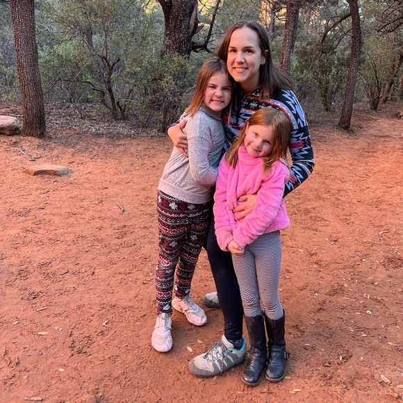 Meet your Posher, Karina - Picture 2 of 2